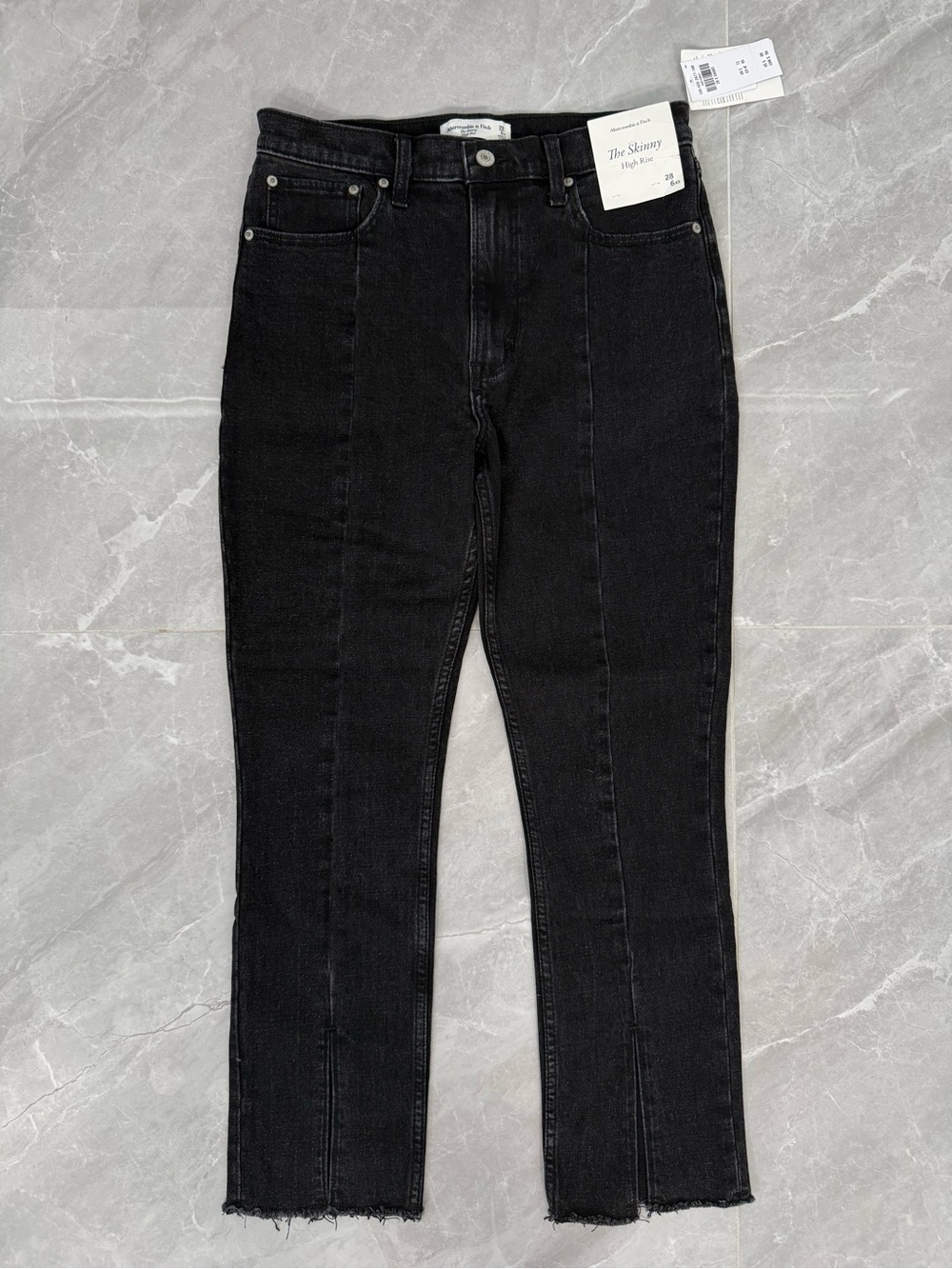 Women’s Abercrombie & Fitch The Skinny High Rise Jeans Split Hem Size 28 Short - Picture 2 of 15
